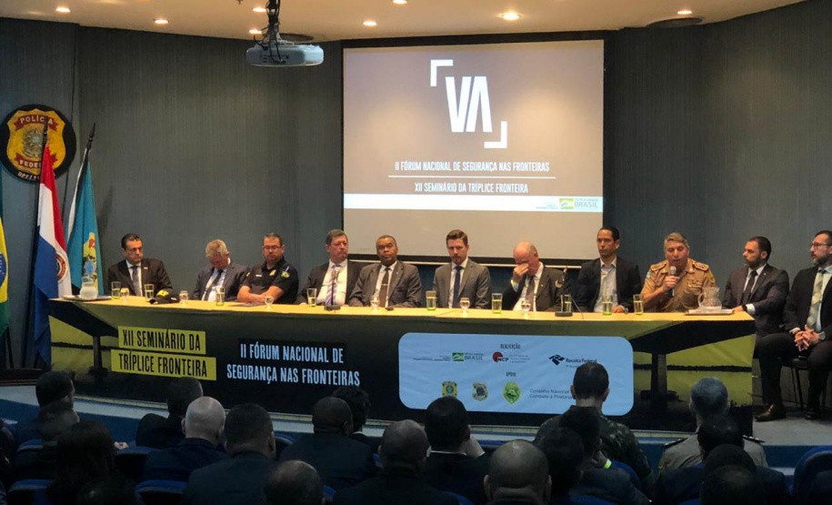 O secretário estadual da Segurança Pública, Romulo Marinho Soares, participou nesta terça-feira (17) do II Fórum Nacional de Segurança nas Fronteiras, durante o XII Seminário da Tríplice Fronteira, em Foz do Iguaçu, nos dias 17 e 18. O evento ocorre no Auditório da Polícia Federal de Foz do Iguaçu. Foto:SESP