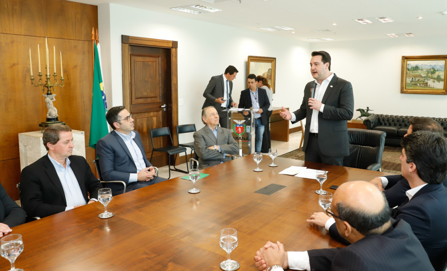 O Governo do Estado e a Klabin anunciaram nesta terça-feira (17) um investimento de R$ 450 milhões da empresa para obras de infraestrutura