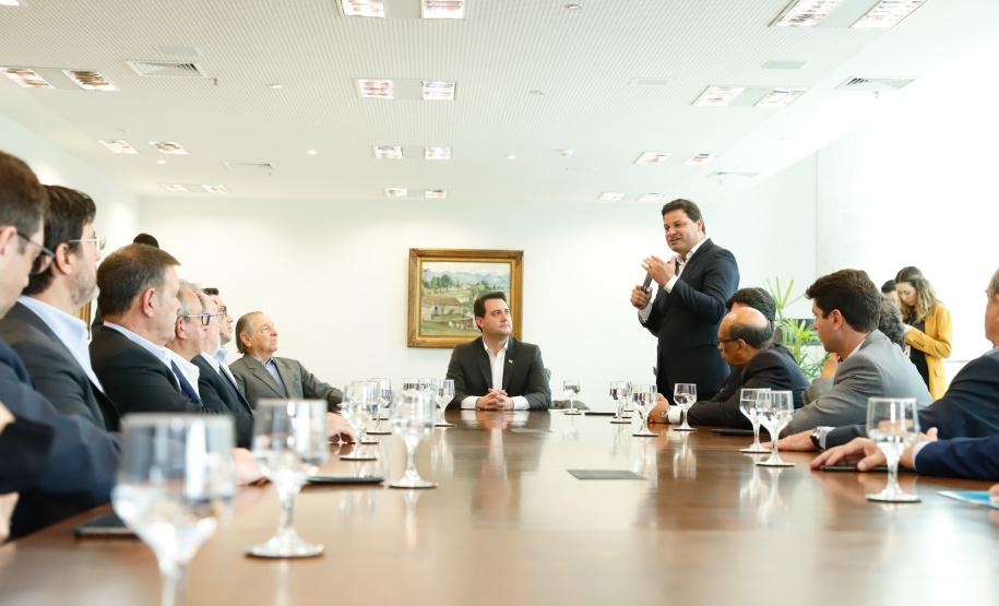 O Governo do Estado e a Klabin anunciaram nesta terça-feira (17) um investimento de R$ 450 milhões da empresa para obras de infraestrutura