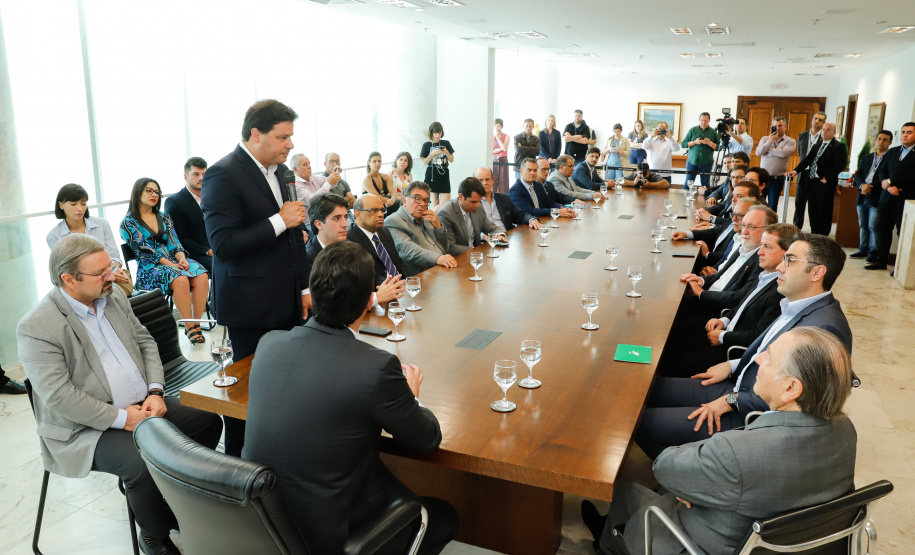 O Governo do Estado e a Klabin anunciaram nesta terça-feira (17) um investimento de R$ 450 milhões da empresa para obras de infraestrutura