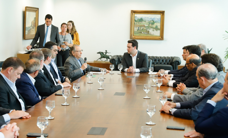 O Governo do Estado e a Klabin anunciaram nesta terça-feira (17) um investimento de R$ 450 milhões da empresa para obras de infraestrutura