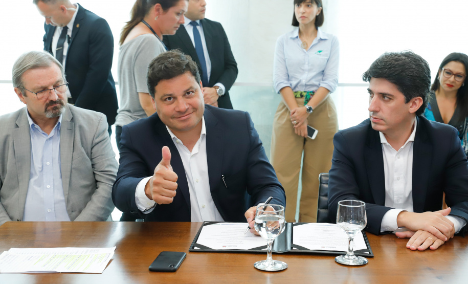 O Governo do Estado e a Klabin anunciaram nesta terça-feira (17) um investimento de R$ 450 milhões da empresa para obras de infraestrutura