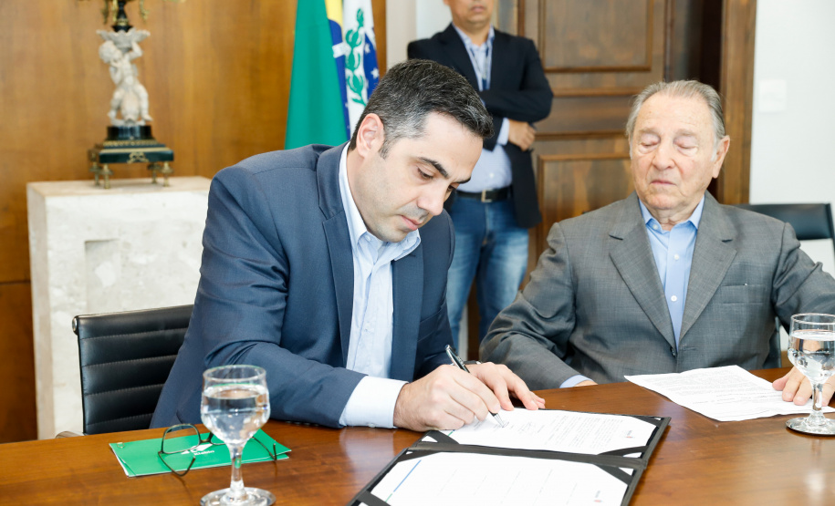 O Governo do Estado e a Klabin anunciaram nesta terça-feira (17) um investimento de R$ 450 milhões da empresa para obras de infraestrutura