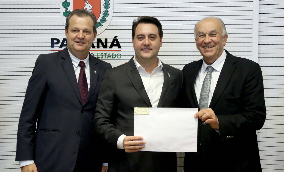 Governador Carlos Massa Ratinho Junior da posse aos novos conselheiros do Conselho Paranaense de Ciência e tecnologia. Curitiba,17/12/2019 Foto:Jaelson Lucas / AEN
