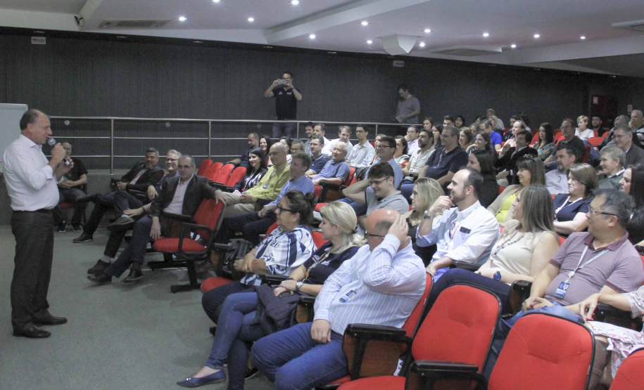 A avaliação dos resultados obtidos em 2019 e o Planejamento Estratégico para o ano de 2020 foram os temas do seminário promovido pelo Serviço Social Autônomo Paranacidade, em Curitiba. Na abertura do encontro, João Carlos Ortega, secretário do Desenvolvimento Urbano e de Obras Públicas e superintendente da instituição, avaliou os trabalhos realizados no ano e destacou os principais avanços na área.