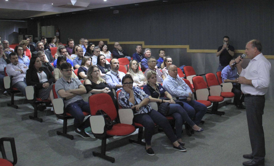 A avaliação dos resultados obtidos em 2019 e o Planejamento Estratégico para o ano de 2020 foram os temas do seminário promovido pelo Serviço Social Autônomo Paranacidade, em Curitiba. Na abertura do encontro, João Carlos Ortega, secretário do Desenvolvimento Urbano e de Obras Públicas e superintendente da instituição, avaliou os trabalhos realizados no ano e destacou os principais avanços na área.