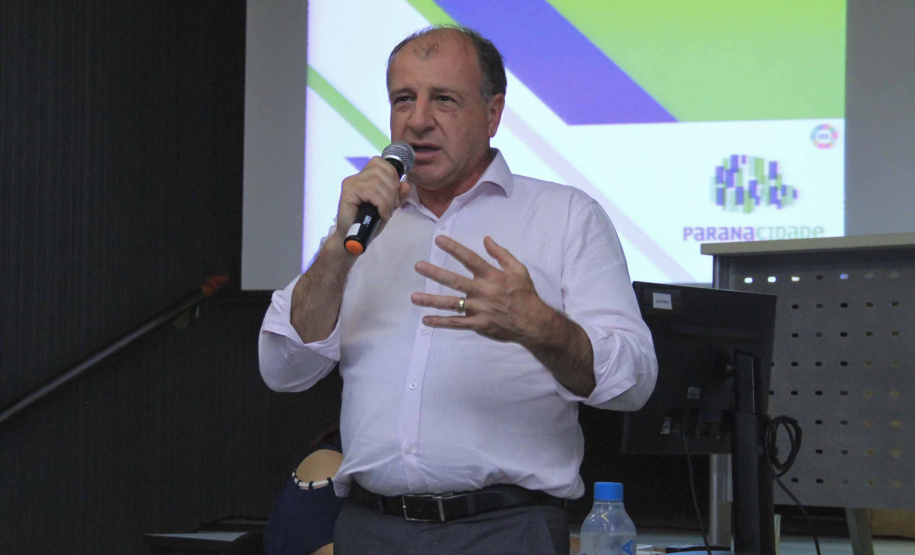 A avaliação dos resultados obtidos em 2019 e o Planejamento Estratégico para o ano de 2020 foram os temas do seminário promovido pelo Serviço Social Autônomo Paranacidade, em Curitiba. Na abertura do encontro, João Carlos Ortega, secretário do Desenvolvimento Urbano e de Obras Públicas e superintendente da instituição, avaliou os trabalhos realizados no ano e destacou os principais avanços na área.