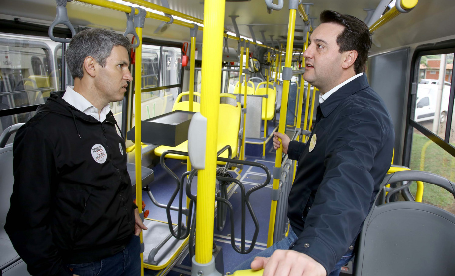 Importantes linhas que atendem o transporte coletivo de oito municípios da Região Metropolitana de Curitiba (RMC) ganharam 22 ônibus novos. Os veículos foram entregues pelo governador Carlos Massa Ratinho Junior, nesta quarta-feira (18), durante evento no Parque Barigui, em Curitiba.Foto:Jaelson Lucas / AEN