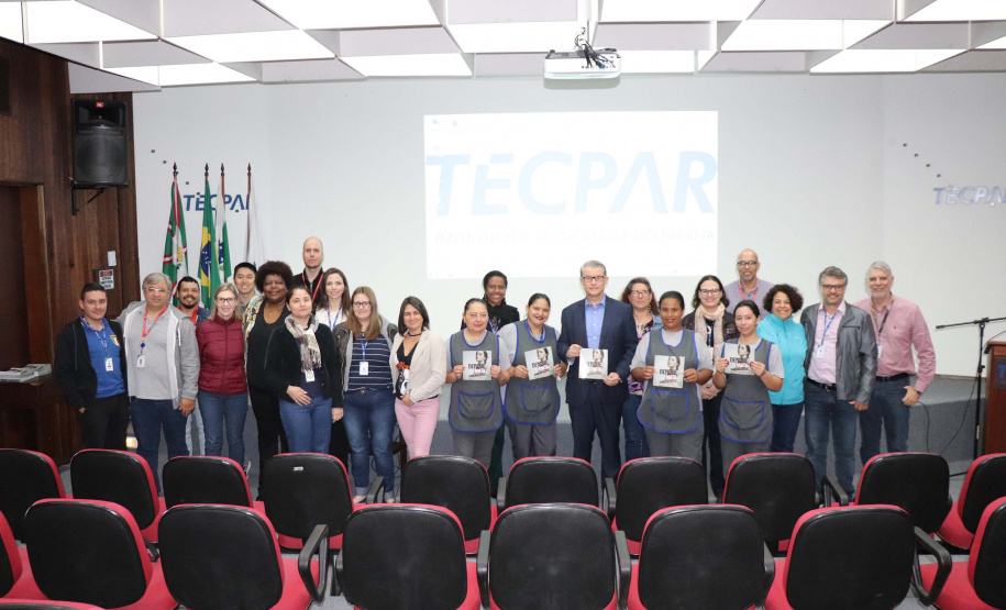 No “Dia D” de combate à dengue organizado pelo Governo do Estado, nesta quarta-feira (18), a incubadora do Instituto de Tecnologia do Paraná (Tecpar) recebe uma nova empresa – a Forrest Brasil Tecnologia, que desenvolveu um projeto inovador para ataque ao mosquito Aedes aegypti.Foto: Tecpar