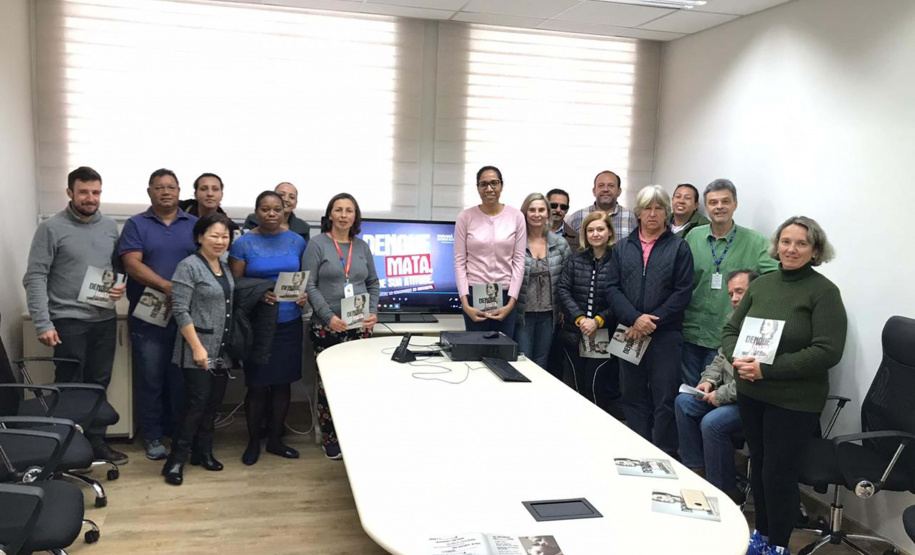 No “Dia D” de combate à dengue organizado pelo Governo do Estado, nesta quarta-feira (18), a incubadora do Instituto de Tecnologia do Paraná (Tecpar) recebe uma nova empresa – a Forrest Brasil Tecnologia, que desenvolveu um projeto inovador para ataque ao mosquito Aedes aegypti.Foto: Tecpar