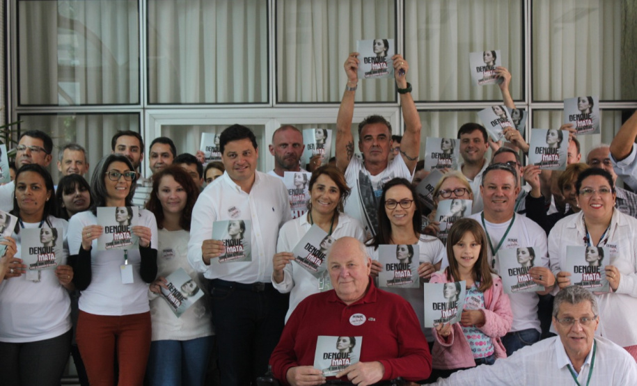 O Governo do Estado mobilizou toda a sua estrutura para ações integradas de combate à dengue, durante esta quarta-feira, 18 de dezembro, dando início a série de atividades que serão realizadas ao longo dos próximos meses.Secretaria da Infraestrutura e Logística. Foto: SEIL