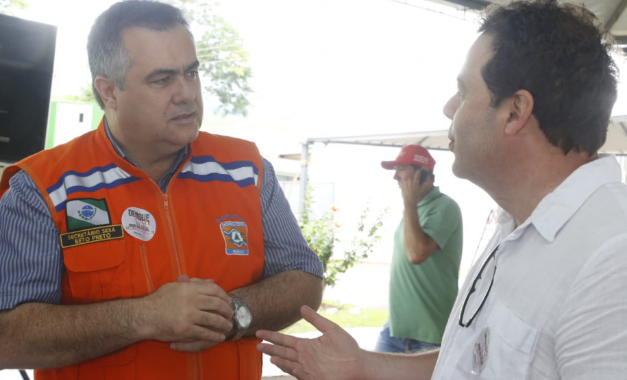 O município de Quinta do Sol, que está em epidemia e com 179 casos confirmados da doença, recebeu o secretário de Estado da Saúde, Beto Preto, que falou com a comunidade, profissionais de saúde sobre a importância de ações e mutirões de limpeza e eliminação de criadouros do mosquito.Foto: Gilson Abreu/AEN