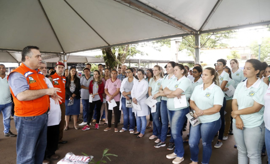 O município de Quinta do Sol, que está em epidemia e com 179 casos confirmados da doença, recebeu o secretário de Estado da Saúde, Beto Preto, que falou com a comunidade, profissionais de saúde sobre a importância de ações e mutirões de limpeza e eliminação de criadouros do mosquito.Foto: Gilson Abreu/AEN