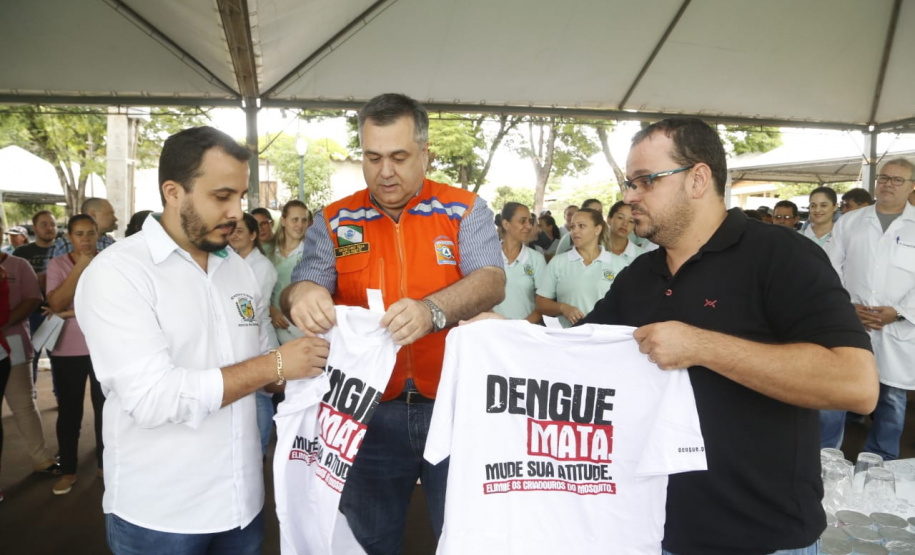 O município de Quinta do Sol, que está em epidemia e com 179 casos confirmados da doença, recebeu o secretário de Estado da Saúde, Beto Preto, que falou com a comunidade, profissionais de saúde sobre a importância de ações e mutirões de limpeza e eliminação de criadouros do mosquito.Foto: Gilson Abreu/AEN