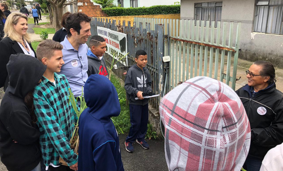 O Governo do Estado mobilizou toda a sua estrutura para ações integradas de combate à dengue, durante esta quarta-feira, 18 de dezembro, dando início a série de atividades que serão realizadas ao longo dos próximos meses.Secretaria da Educação. Foto:SEED