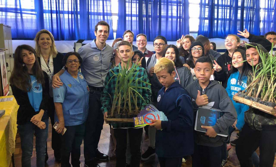 O Governo do Estado mobilizou toda a sua estrutura para ações integradas de combate à dengue, durante esta quarta-feira, 18 de dezembro, dando início a série de atividades que serão realizadas ao longo dos próximos meses.Secretaria da Educação. Foto:SEED