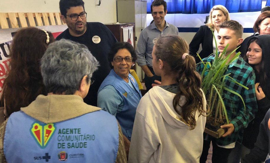 O Governo do Estado mobilizou toda a sua estrutura para ações integradas de combate à dengue, durante esta quarta-feira, 18 de dezembro, dando início a série de atividades que serão realizadas ao longo dos próximos meses.Secretaria da Educação. Foto:SEED