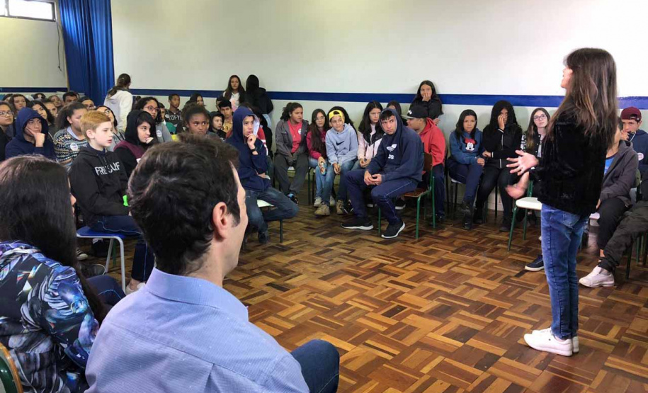 O Governo do Estado mobilizou toda a sua estrutura para ações integradas de combate à dengue, durante esta quarta-feira, 18 de dezembro, dando início a série de atividades que serão realizadas ao longo dos próximos meses.Secretaria da Educação. Foto:SEED