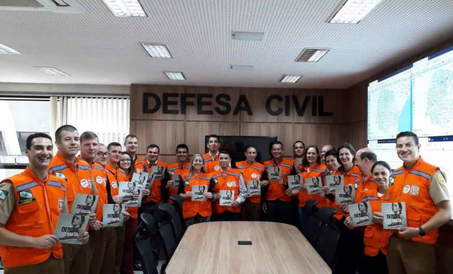 O Governo do Estado mobilizou toda a sua estrutura para ações integradas de combate à dengue, durante esta quarta-feira, 18 de dezembro, dando início a série de atividades que serão realizadas ao longo dos próximos meses.Defesa Civil. Foto: Defesa Civil