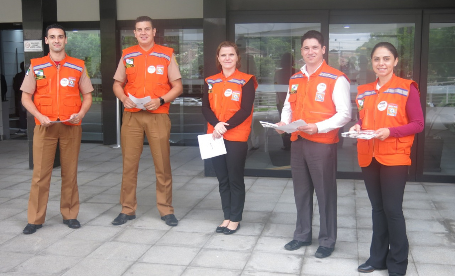 O Governo do Estado mobilizou toda a sua estrutura para ações integradas de combate à dengue, durante esta quarta-feira, 18 de dezembro, dando início a série de atividades que serão realizadas ao longo dos próximos meses.Defesa Civil. Foto: Defesa Civil