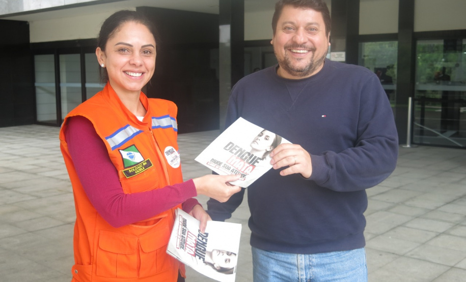 O Governo do Estado mobilizou toda a sua estrutura para ações integradas de combate à dengue, durante esta quarta-feira, 18 de dezembro, dando início a série de atividades que serão realizadas ao longo dos próximos meses.Defesa Civil. Foto: Defesa Civil