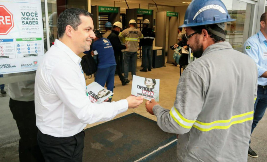 O Governo do Estado mobilizou toda a sua estrutura para ações integradas de combate à dengue, durante esta quarta-feira, 18 de dezembro, dando início a série de atividades que serão realizadas ao longo dos próximos meses.Porto de Paranaguá. Foto: Claudio Neves