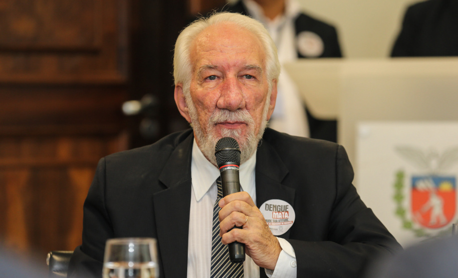 Ilha das Cobras O Governador Carlos Massa Ratinho Junior assina nesta quarta-feira (18), no Palácio Iguaçu, em Curitiba, junto a União o termo de renovação da cessão da residência oficial de veraneio do Executivo estadual para a implantação da Escola do Mar. Curitiba, 18/12/2019 - Foto: Geraldo Bubniak/AEN