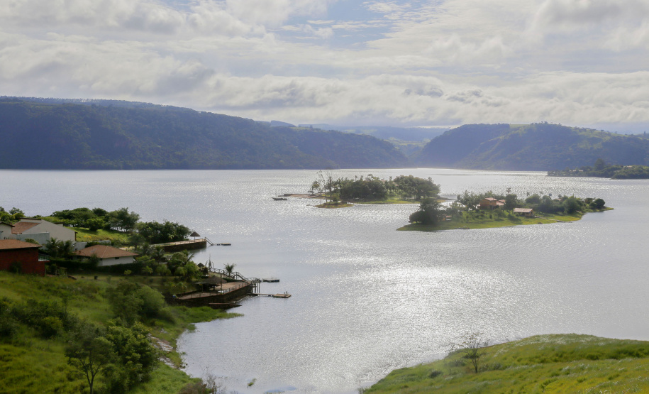 Lago da Usina de Chavantes, em Ribeirão Claro. Foto: Arnaldo Alves /AEN