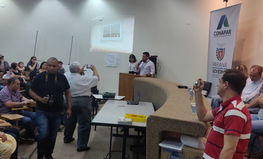 Cohapar, Caixa Econômica e prefeitura inauguraram conjunto habitacional com 128 imóveis em Santo Antônio da Platina, enquanto chaves de 47 unidades do programa Habita Paraná foram entregues à população de Cornélio Procópio.