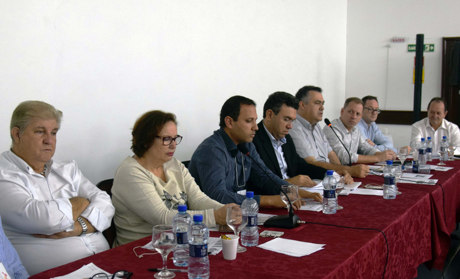 A versão inicial do Plano Estadual de Saúde (PES) foi disponibilizada nesta quinta-feira (19) aos integrantes do Conselho Estadual de Saúde (CES) durante a última reunião do ano do grupo. O plano vai balizar a política pública na área para o período de 2020 a 2023, já com o orçamento elaborado e as propostas desta gestão. Também foram discutidos temas como doação de órgãos, tuberculose, HIV/AIDS e apresentadas algumas das ações que ocorrerão na operação Verão Maior.Foto:SESA