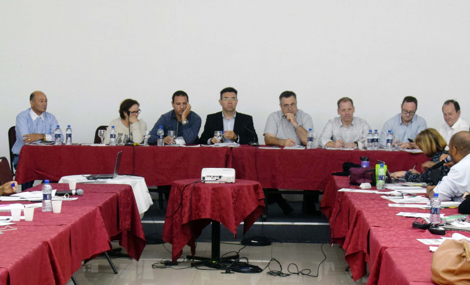 A versão inicial do Plano Estadual de Saúde (PES) foi disponibilizada nesta quinta-feira (19) aos integrantes do Conselho Estadual de Saúde (CES) durante a última reunião do ano do grupo. O plano vai balizar a política pública na área para o período de 2020 a 2023, já com o orçamento elaborado e as propostas desta gestão. Também foram discutidos temas como doação de órgãos, tuberculose, HIV/AIDS e apresentadas algumas das ações que ocorrerão na operação Verão Maior.Foto:SESA