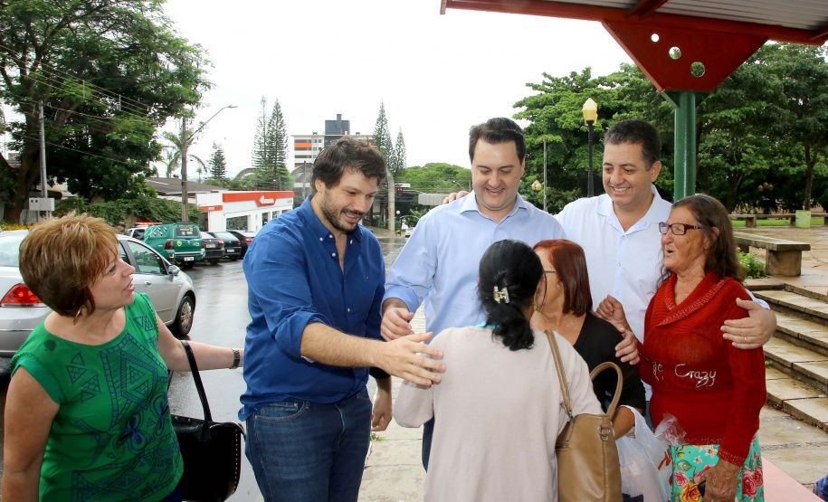 A instalação de uma indústria de alimentos vai gerar 650 empregos diretos em Cambé, na Região Metropolitana de Londrina, Norte do Paraná. O investimento de R$ 170 milhões é do Grupo Muffato e foi anunciado nesta sexta-feira (20) em evento com o governador Carlos Massa Ratinho Junior e o diretor da empresa, Everton Muffato, realizado na prefeitura de Cambé.