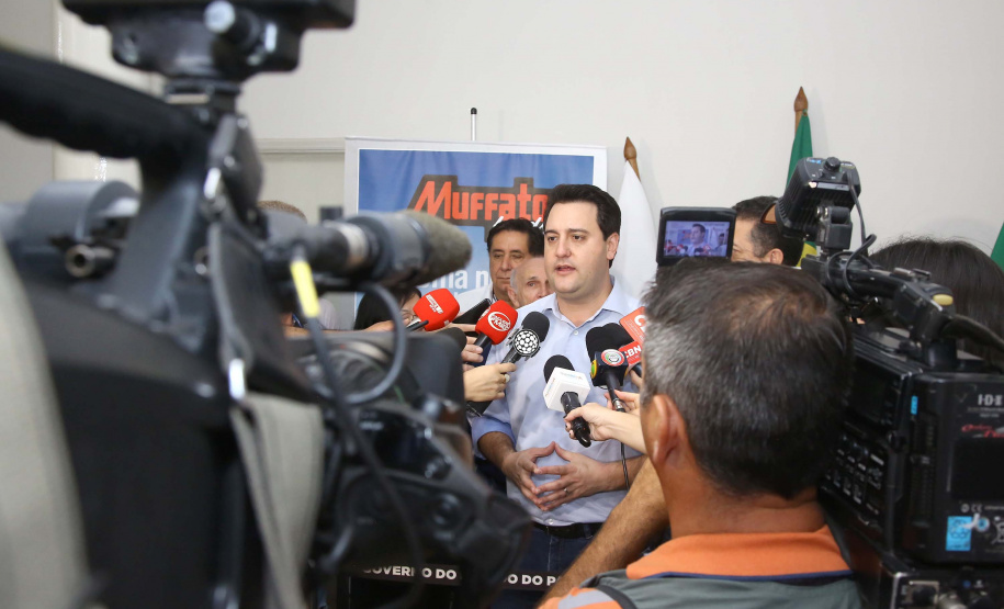 A instalação de uma indústria de alimentos vai gerar 650 empregos diretos em Cambé, na Região Metropolitana de Londrina, Norte do Paraná. O investimento de R$ 170 milhões é do Grupo Muffato e foi anunciado nesta sexta-feira (20) em evento com o governador Carlos Massa Ratinho Junior e o diretor da empresa, Everton Muffato, realizado na prefeitura de Cambé.