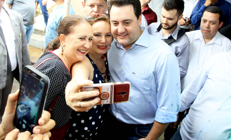 A instalação de uma indústria de alimentos vai gerar 650 empregos diretos em Cambé, na Região Metropolitana de Londrina, Norte do Paraná. O investimento de R$ 170 milhões é do Grupo Muffato e foi anunciado nesta sexta-feira (20) em evento com o governador Carlos Massa Ratinho Junior e o diretor da empresa, Everton Muffato, realizado na prefeitura de Cambé.