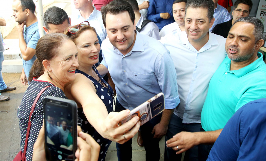 A instalação de uma indústria de alimentos vai gerar 650 empregos diretos em Cambé, na Região Metropolitana de Londrina, Norte do Paraná. O investimento de R$ 170 milhões é do Grupo Muffato e foi anunciado nesta sexta-feira (20) em evento com o governador Carlos Massa Ratinho Junior e o diretor da empresa, Everton Muffato, realizado na prefeitura de Cambé.