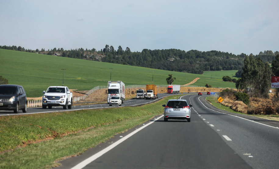 Detran orienta motoristas para viagem segura. Foto: Geraldo Bubniak/AEN