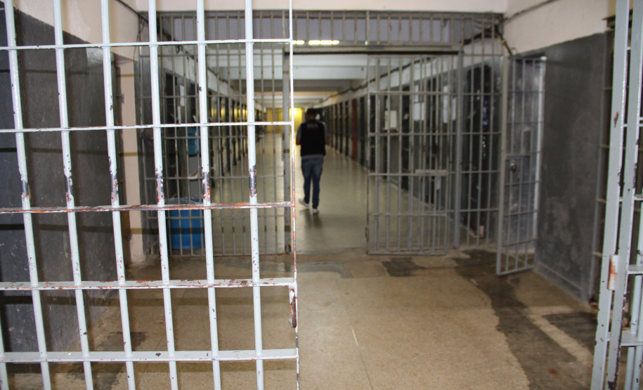 Detentos que têm direito ao benefício estão custodiados em unidades da região de Londrina, Ponta Grossa, Maringá e Curitiba e são do regime semiaberto. As saídas começaram na última quinta-feira (19/12). Foto: Depen