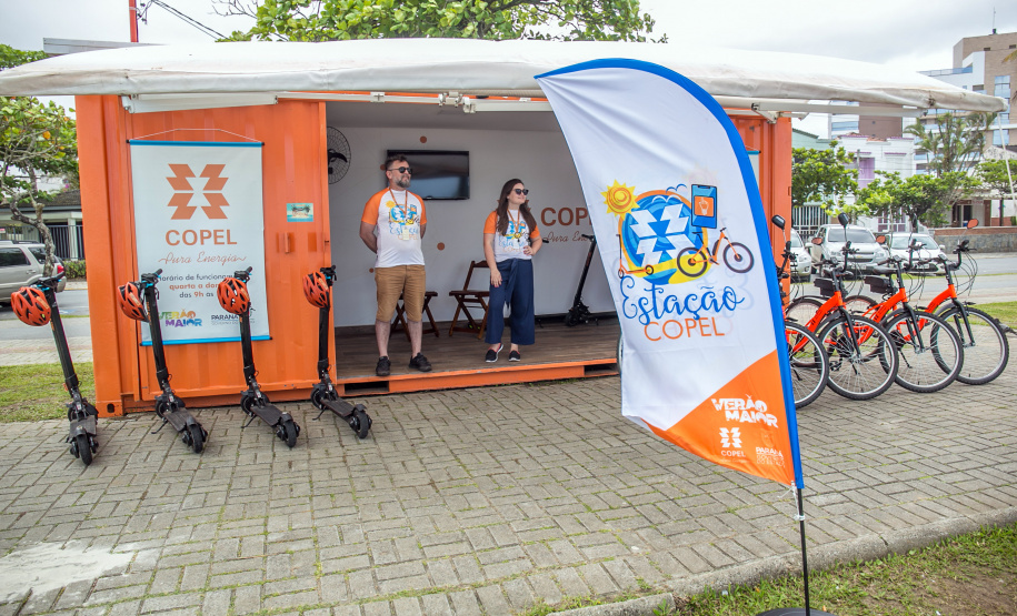 Para o Verão Maior no Paraná, foram executadas mais de cem obras de melhoria do sistema elétrico, em Paranaguá, Matinhos, Morretes, Guaratuba e outras localidades que atraem a visitação de turistas nesta época do ano. As ações incluem a substituição de 27 quilômetros de fiação, a instalação de 62 novos transformadores e de 31 religadores de rede, em municípios do litoral paranaense.
Foto: Copel