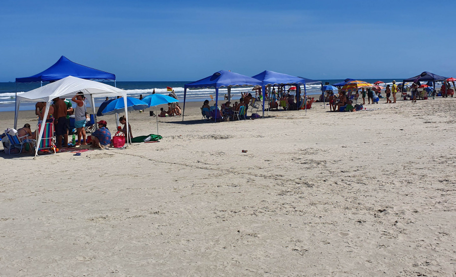 Uma grande queima de fogos é planejada para a virada de ano 2019/2020 em Matinhos, Guaratuba e Pontal do Paraná, no Litoral. Foto: Ari Dias/AEN