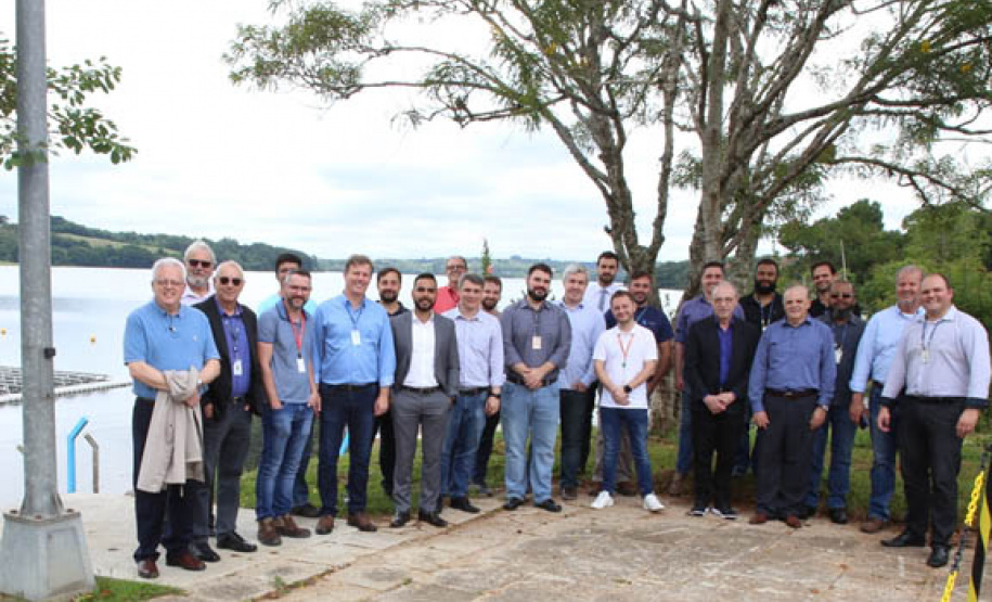 Visita do Comitê do Smart Energy à usina fotovoltaica flutuante da Sanepar. Foto: Sanepar