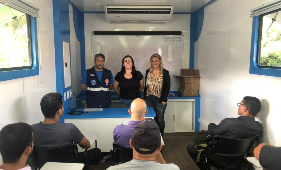 O ano de 2020 começa com os cursos das Carretas do Conhecimento percorrendo novos municípios. Nesta segunda-feira (06), as unidades móveis iniciam as aulas de qualificação profissional  em Astorga (curso de Confecção), Sertanópolis (Confecção), Mariópolis (Instalações Elétricas); Pontal do Paraná (Mecânica Automotiva); Ampére (Mecânica Básica); Campina Grande do Sul (Panificação) e Santa Terezinha do Itaipu (Refrigeração). Foto:SEJUF