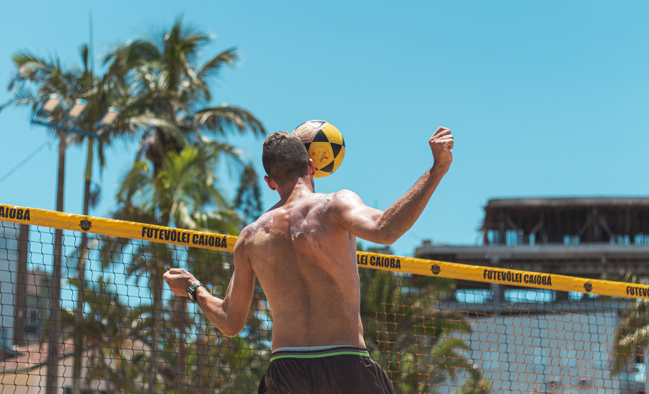 O esporte chegou na operação Verão Maior para agitar e esquentar ainda mais o clima nas areias do Litoral paranaense. Muitas atividades esportivas, recreativas e de entretenimento são ofertadas aos turistas, veranistas e a comunidade local a partir de quarta-feira (08). As atividades são coordenadas pela Superintendência Estadual do Esporte. Foto: Thiago Chas/Esporte Paraná