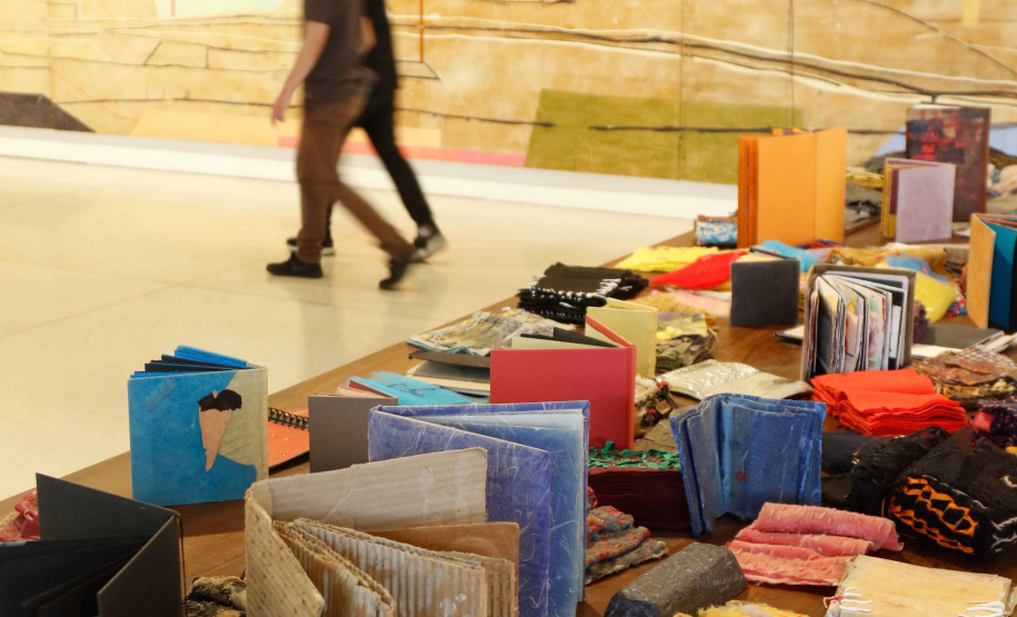 MON oferece oficina e visita mediada aos visitantes. Foto: Antonio More