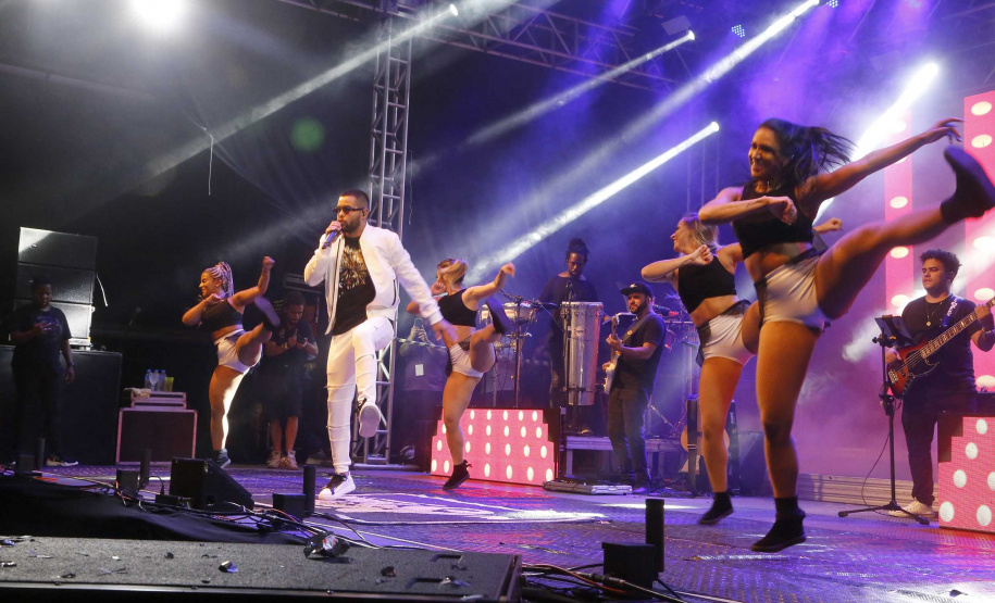 10/01/2020  Guaratuba, no Parque de Eventos, o cantor de funk Jerry Smith, que está entre os artistas mais tocados nas rádios do País no ano passado.Foto Gilson Abreu