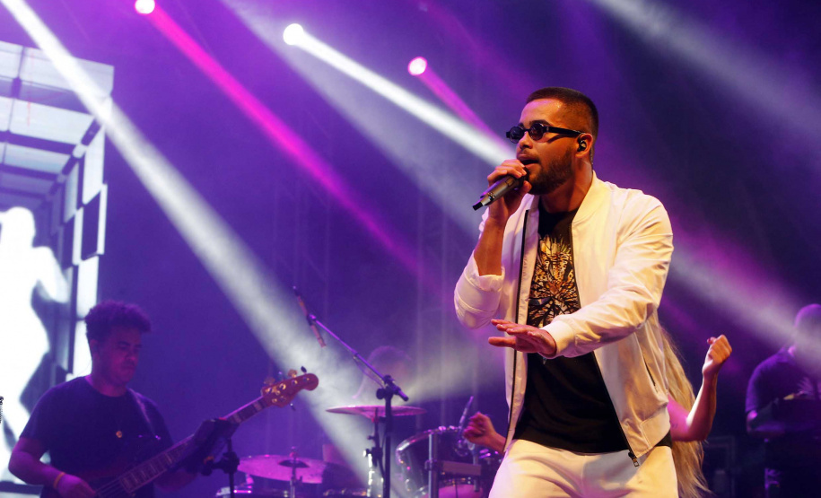 10/01/2020  Guaratuba, no Parque de Eventos, o cantor de funk Jerry Smith, que está entre os artistas mais tocados nas rádios do País no ano passado.Foto Gilson Abreu