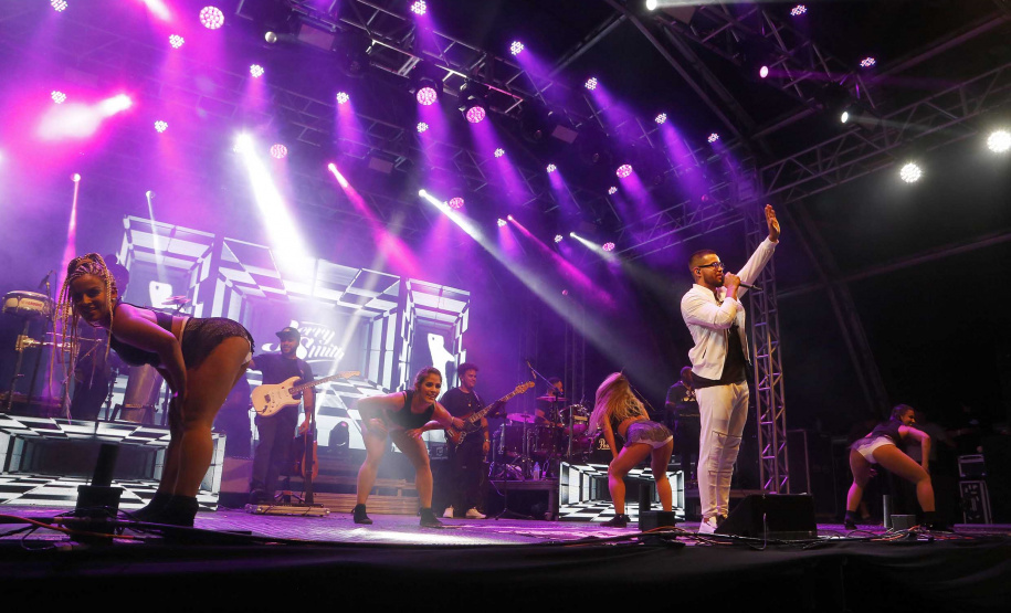 10/01/2020  Guaratuba, no Parque de Eventos, o cantor de funk Jerry Smith, que está entre os artistas mais tocados nas rádios do País no ano passado.Foto Gilson Abreu