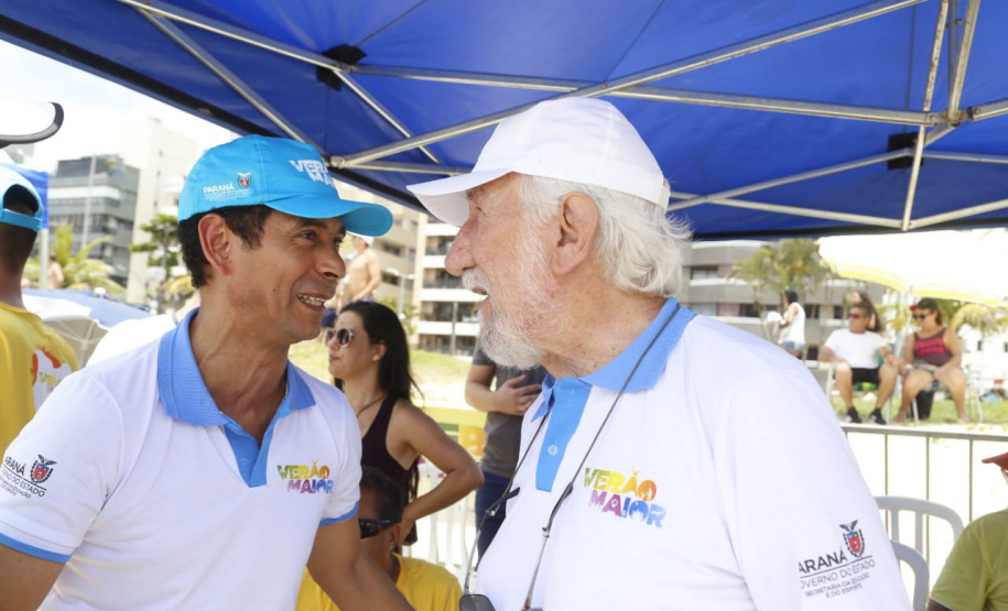 O vice-governador Darci Piana esteve neste sábado (11) no tradicional Futebol das Estrelas, em Matinhos, e destacou que a programação esportiva do Verão Maior é um vetor especial do turismo do Litoral e das praias de água doce do Estado. O Athletiba inaugural de 2020 deu largada a um calendário que engloba aulas de ginástica, torneios de vôlei, balonismo e muito mais. Foto: Gilson Abreu/AEN