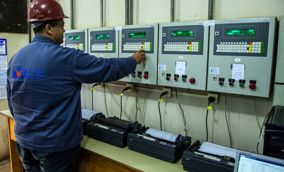 Janeiro é mês em que a produção se desenvolve no campo e a empresa pública Portos do Paraná aproveita para fazer manutenções e se preparar para movimentar a produção quando chegar o período de safra. Os silos públicos e as estruturas de uso comum aos terminais operadores do Corredor de Exportação do Porto de Paranaguá passam por uma revisão para operar a todo vapor, em 2020.Foto: Claudio Neves/Portos do Paraná