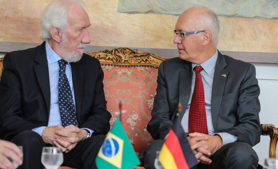O vice governador Darci Piana recebe nesta terça-feira (3), o embaixador da Alemanha no Brasil, Georg Witschel no Palácio Iguaçu. Curitiba, 03/12/2019 - Foto: Geraldo Bubniak/AEN