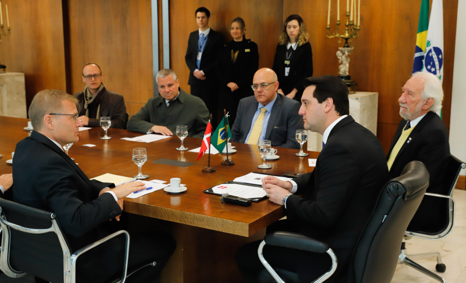 governador Carlos Massa Ratinho Junior, recebe o embaixador extraordinário da Dinamarca no Brasil, Nicolai Prytz. Curitiba, 04/04/2019.